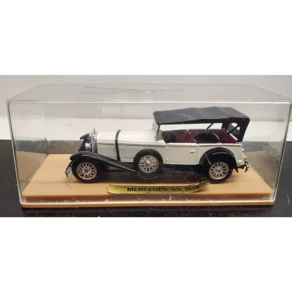 Solido 1928 Mercedes SS Die-cast with plastic‎ display case - Made in France